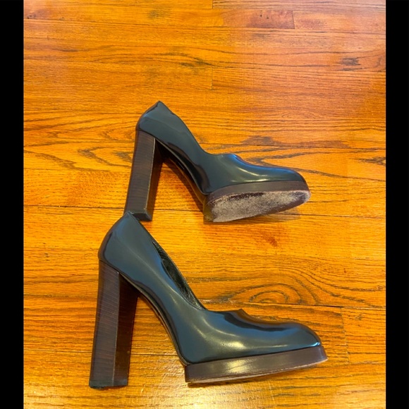 GUCCI Authentic platform Chrome Heels!!!!! - Picture 7 of 10